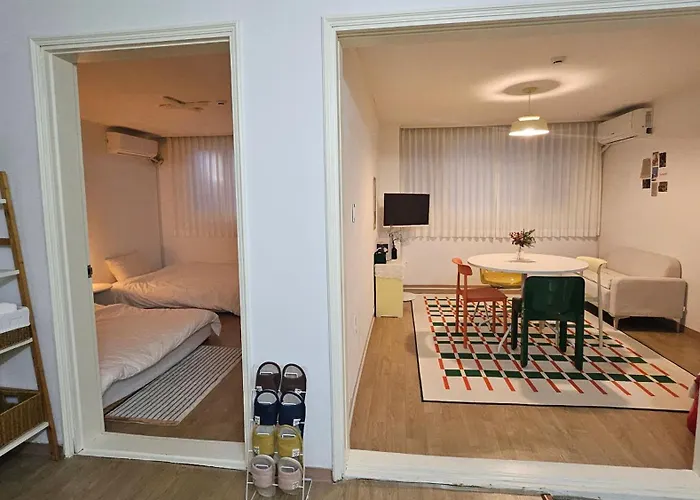 Large 2br Near Hongdae, Mangwon Market & River, 6 Guests *